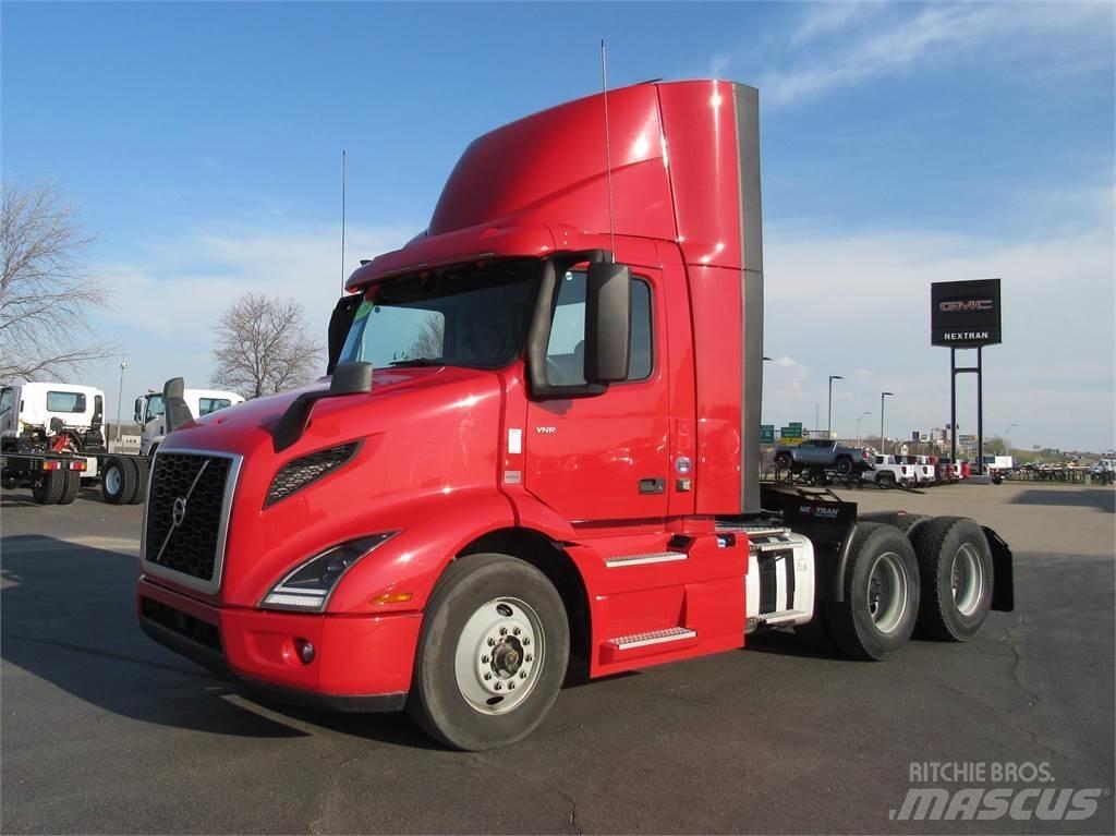 Volvo VNR64T300 Prime Movers