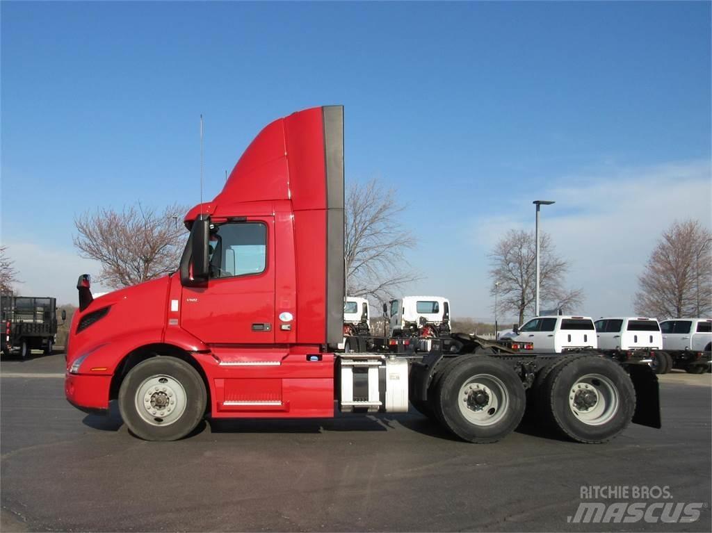 Volvo VNR64T300 Prime Movers