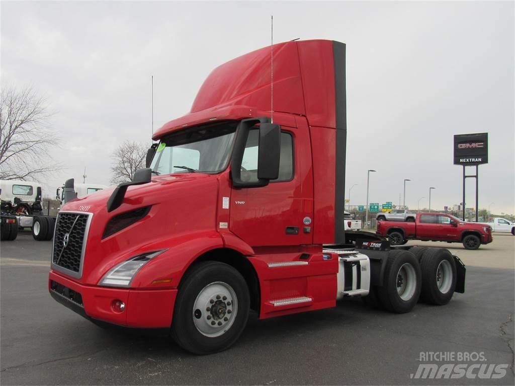 Volvo VNR64T300 Prime Movers