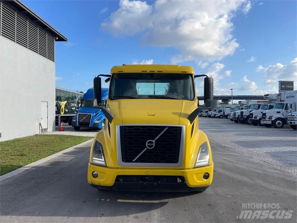 Volvo VNR64T300 Prime Movers