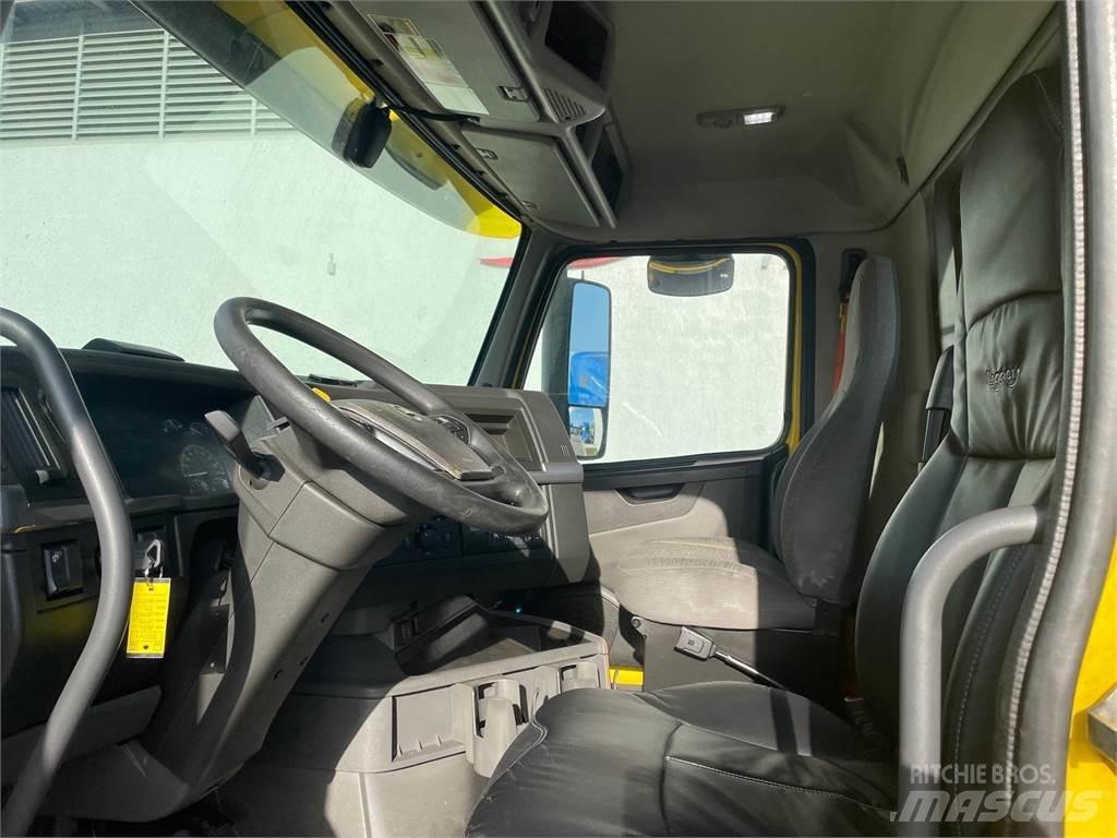 Volvo VNR64T300 Prime Movers