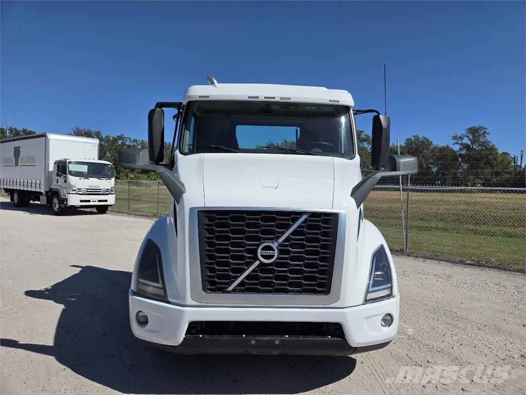 Volvo VNR64T300 Prime Movers