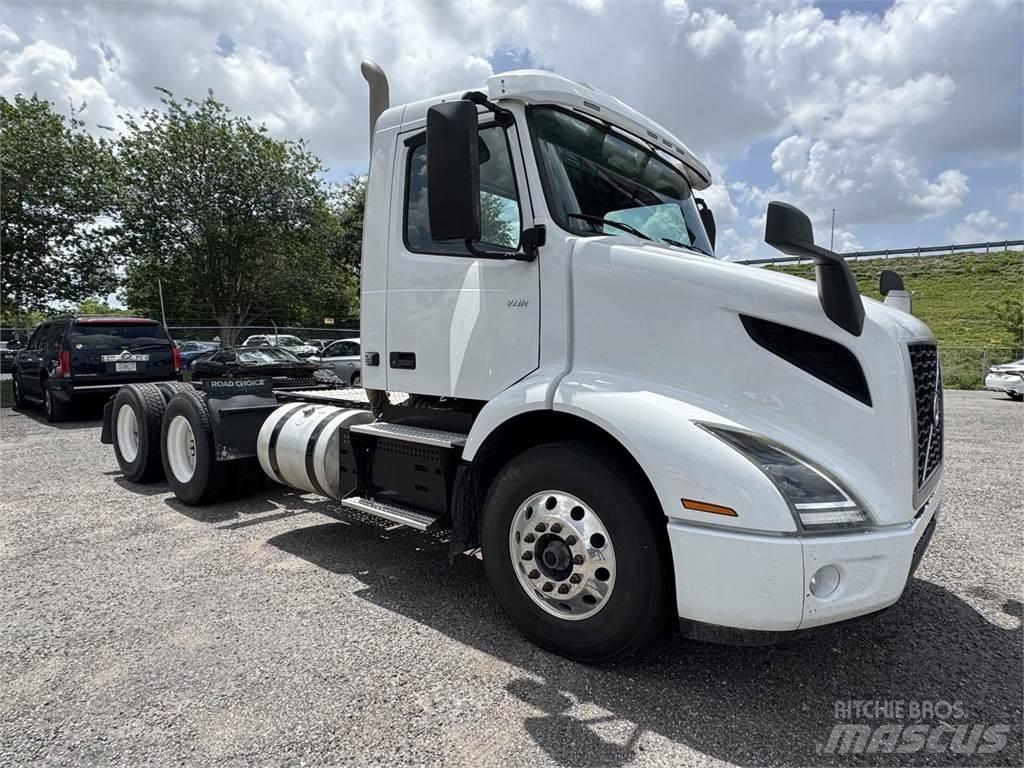 Volvo VNR64T300 Prime Movers