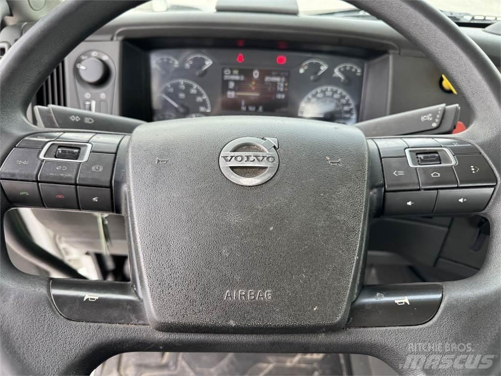 Volvo VNR64T300 Prime Movers