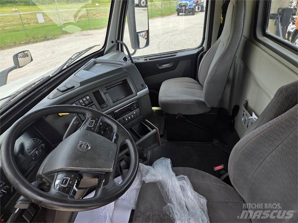 Volvo VNR64T300 Prime Movers