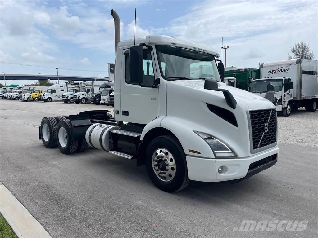 Volvo VNR64T300 Prime Movers