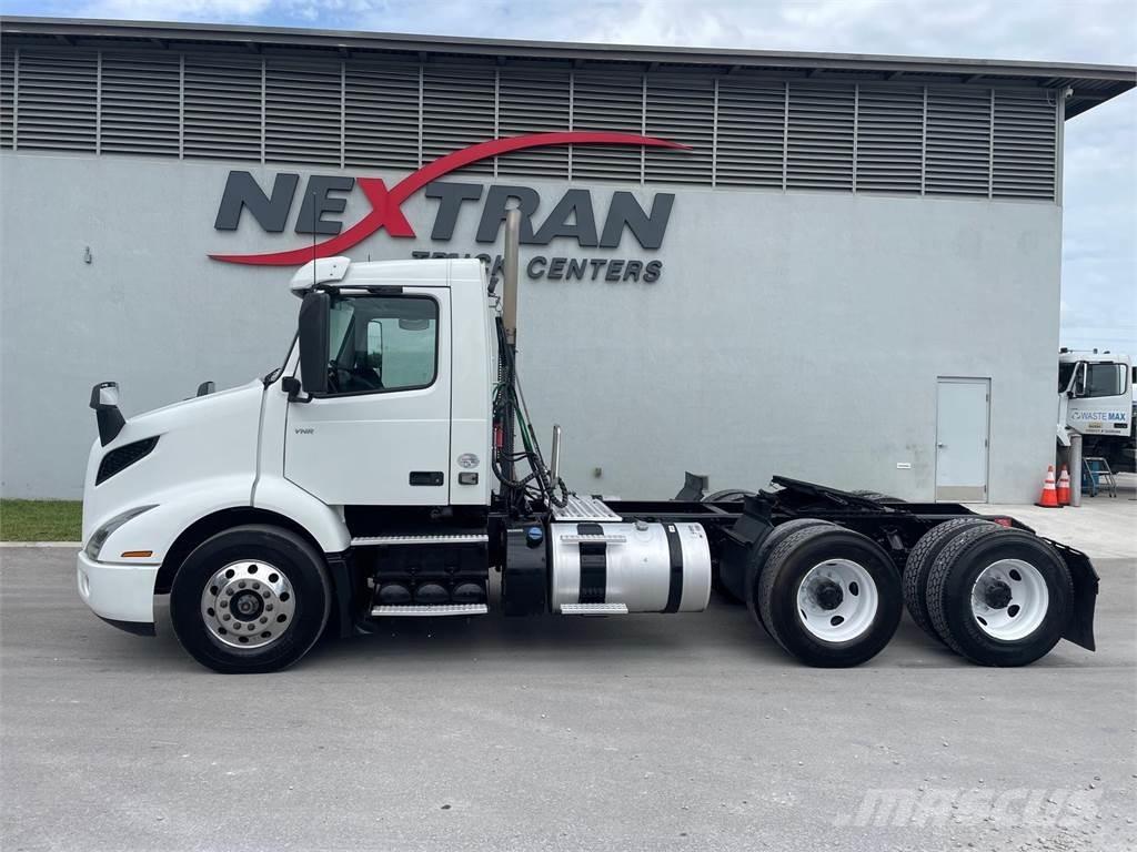 Volvo VNR64T300 Prime Movers