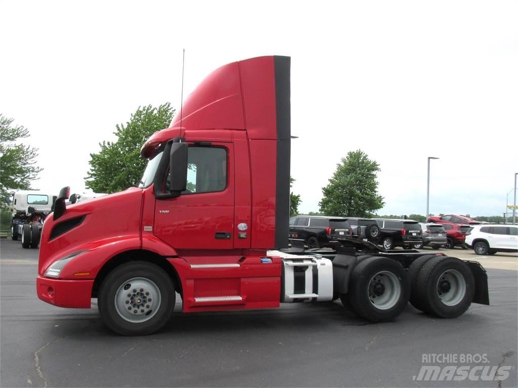 Volvo VNR64T300 Prime Movers