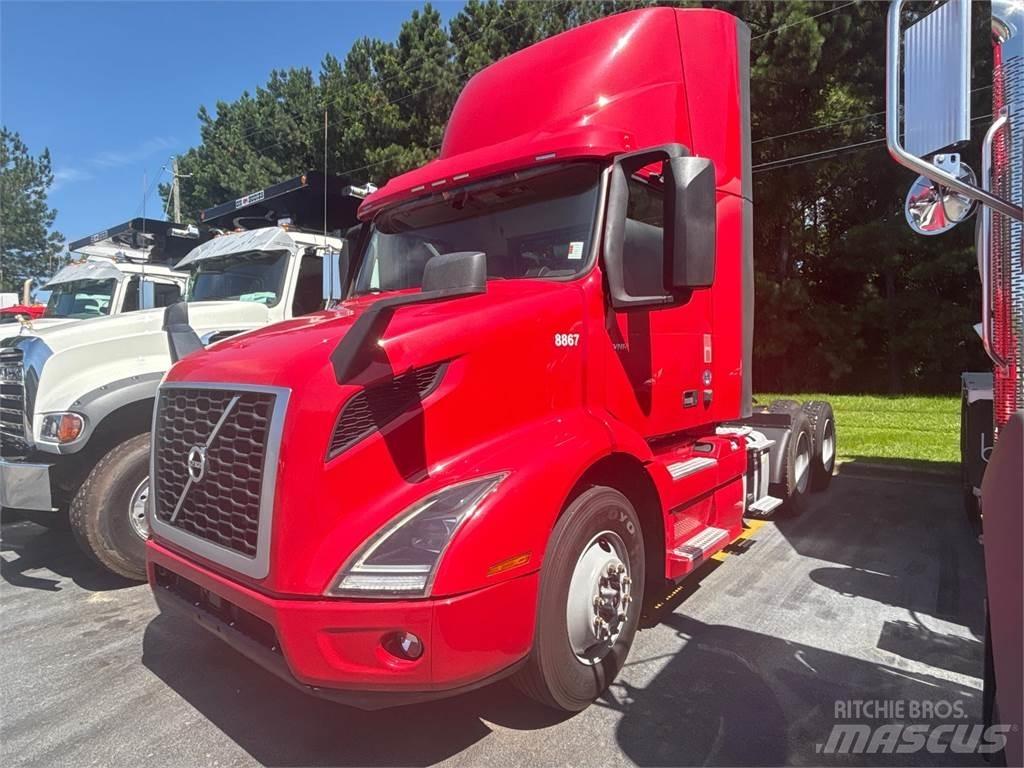 Volvo VNR64T300 Prime Movers