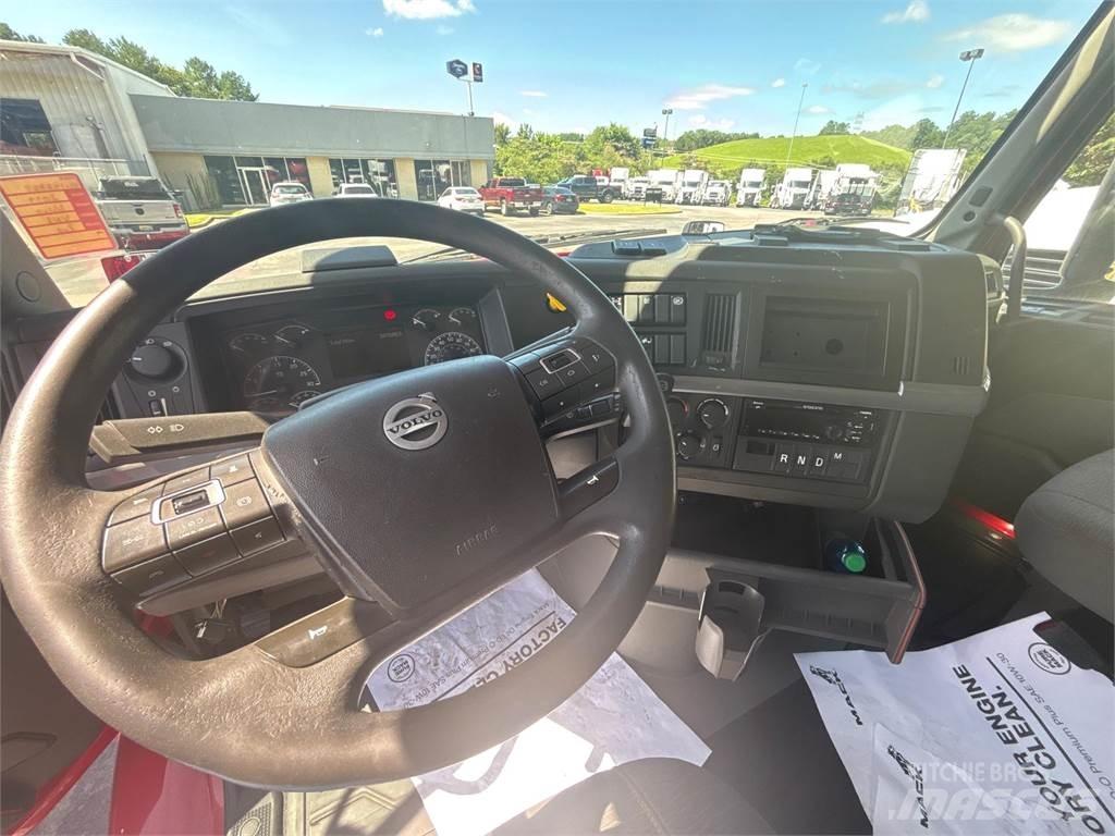 Volvo VNR64T300 Prime Movers