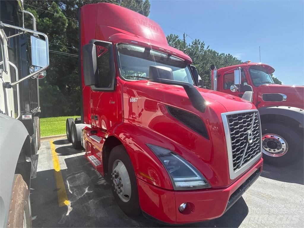 Volvo VNR64T300 Prime Movers