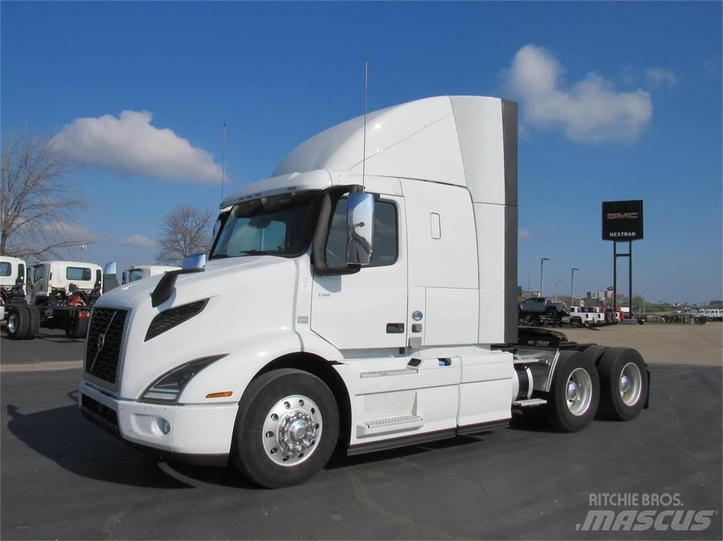 Volvo VNR64T400 Prime Movers