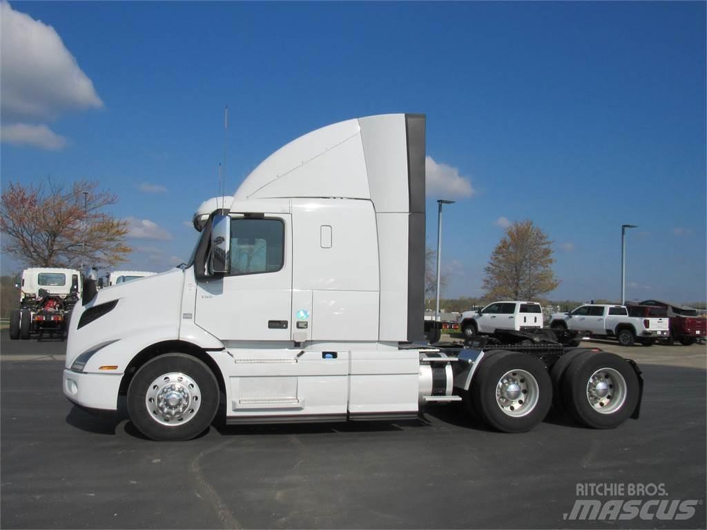 Volvo VNR64T400 Prime Movers