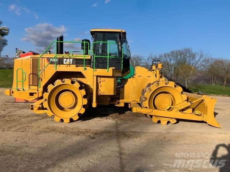 CAT 825H Waste compactors
