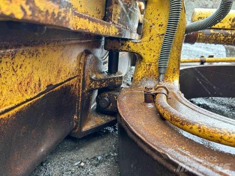 CAT D4H LGP Crawler dozers