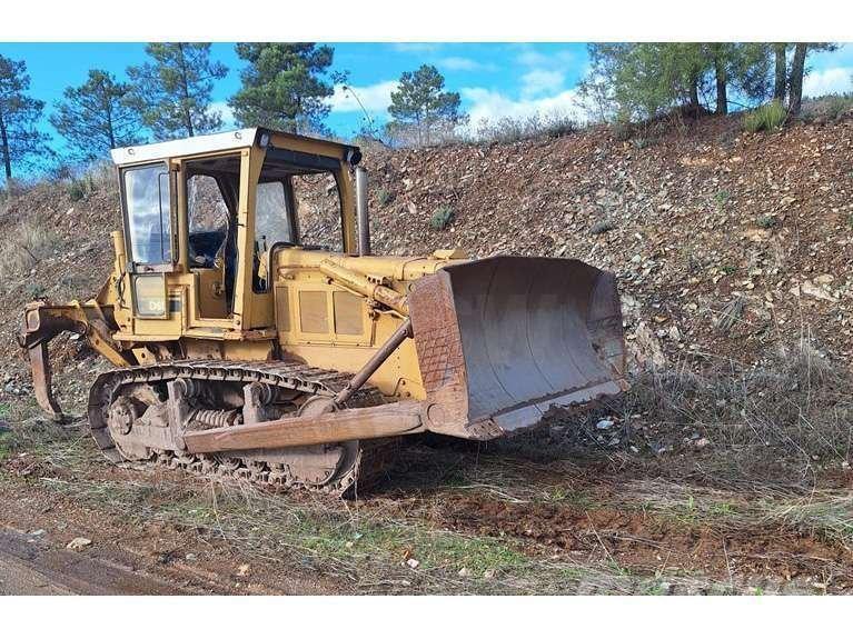 CAT D6D Crawler dozers