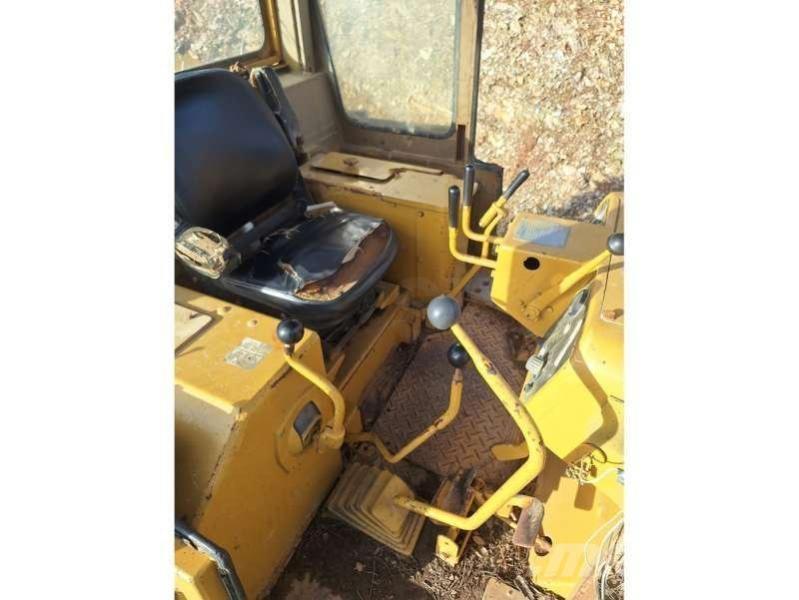 CAT D6D Crawler dozers