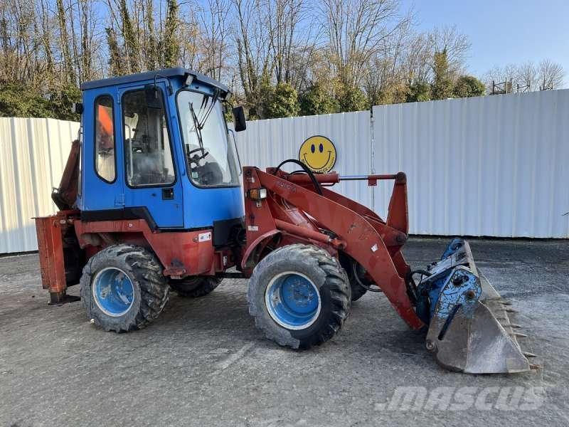 Kubota R520 Backhoe