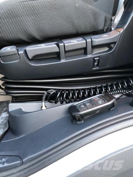 DAF XD Skip bin truck