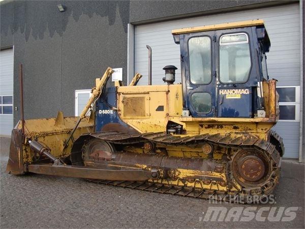 Hanomag D680E Crawler dozers