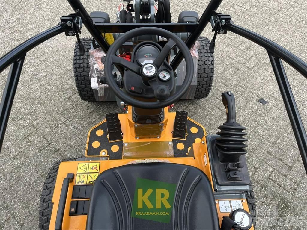 GiANT G1200 Front loaders and diggers