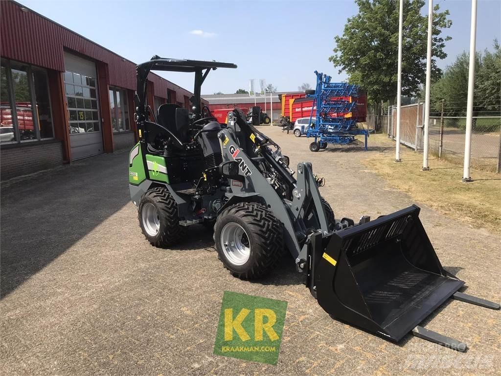 GiANT G2200E Front loaders and diggers