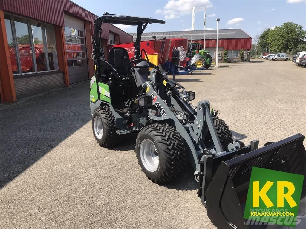 GiANT G2200E Front loaders and diggers