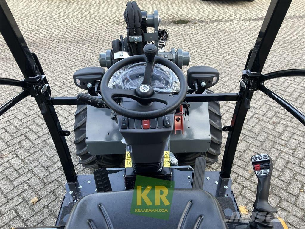 GiANT G2700 HD+ Front loaders and diggers