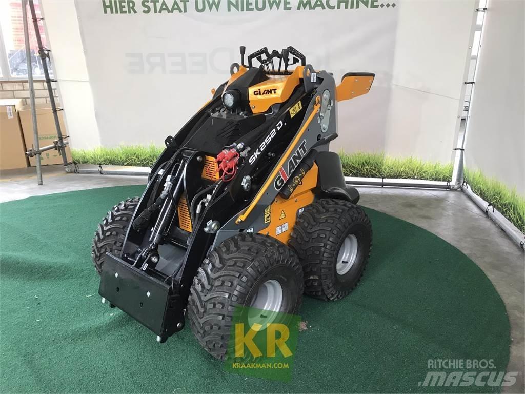 GiANT SK252D Front loaders and diggers