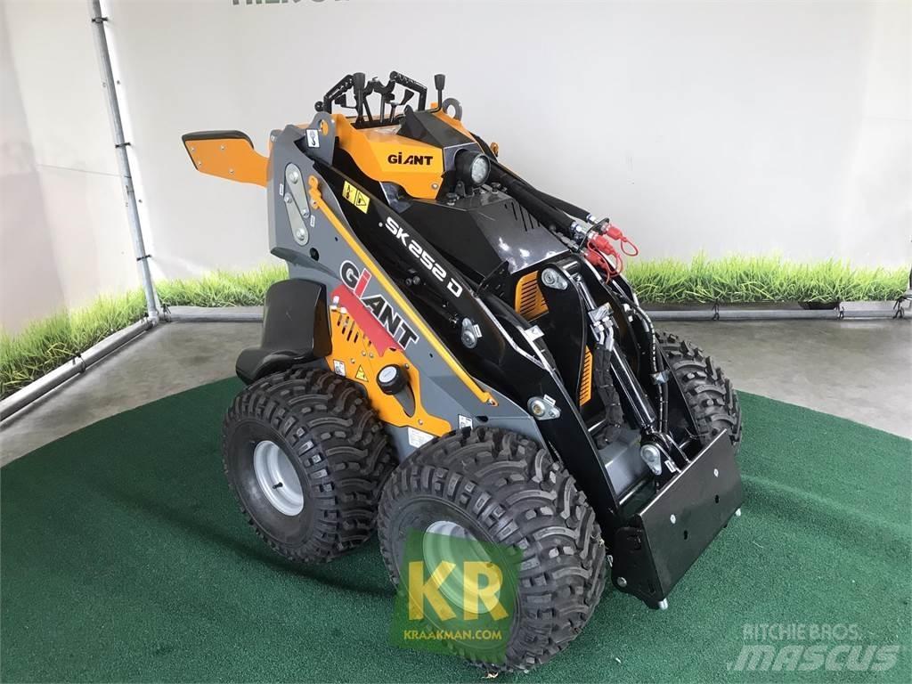 GiANT SK252D Front loaders and diggers