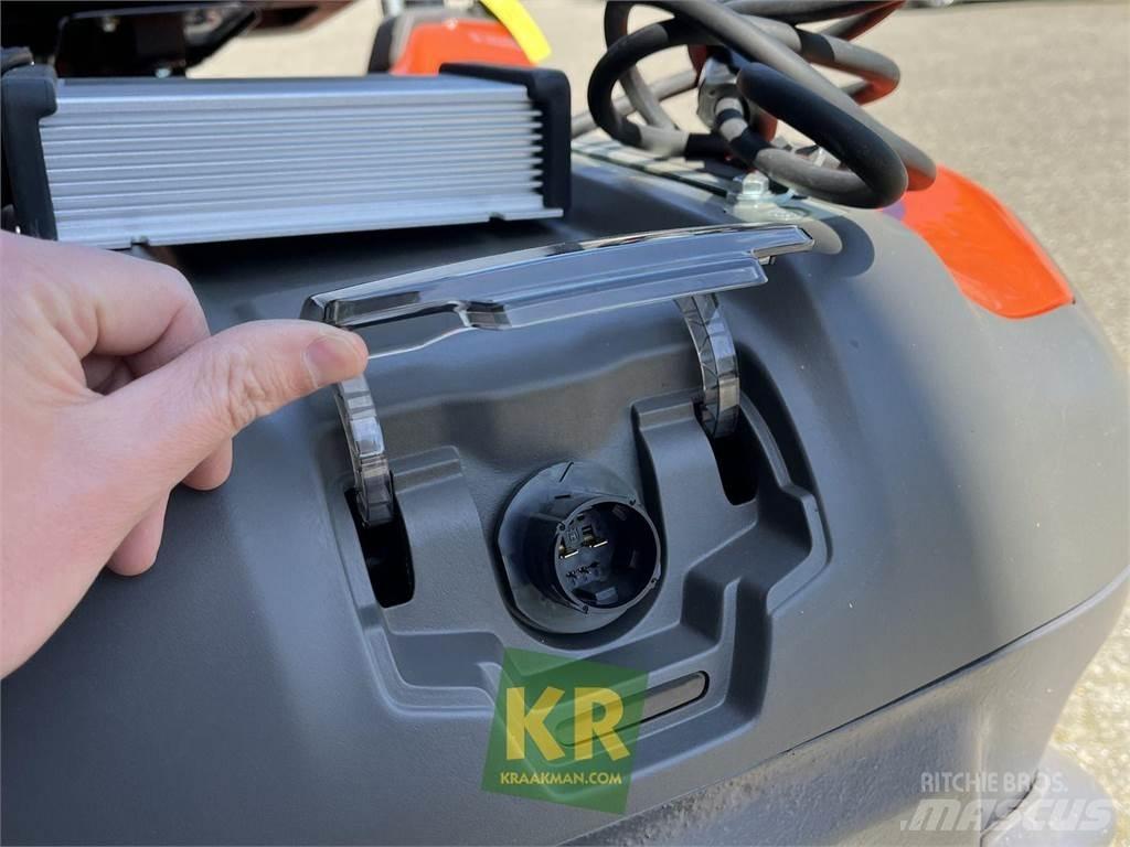 Husqvarna R200iX Riding mowers