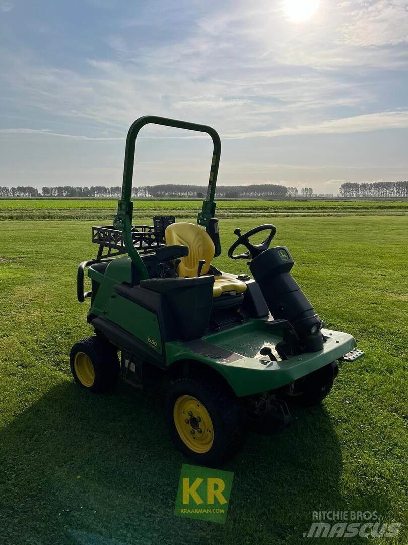 John Deere 1580 Rough, trim and surrounds mowers