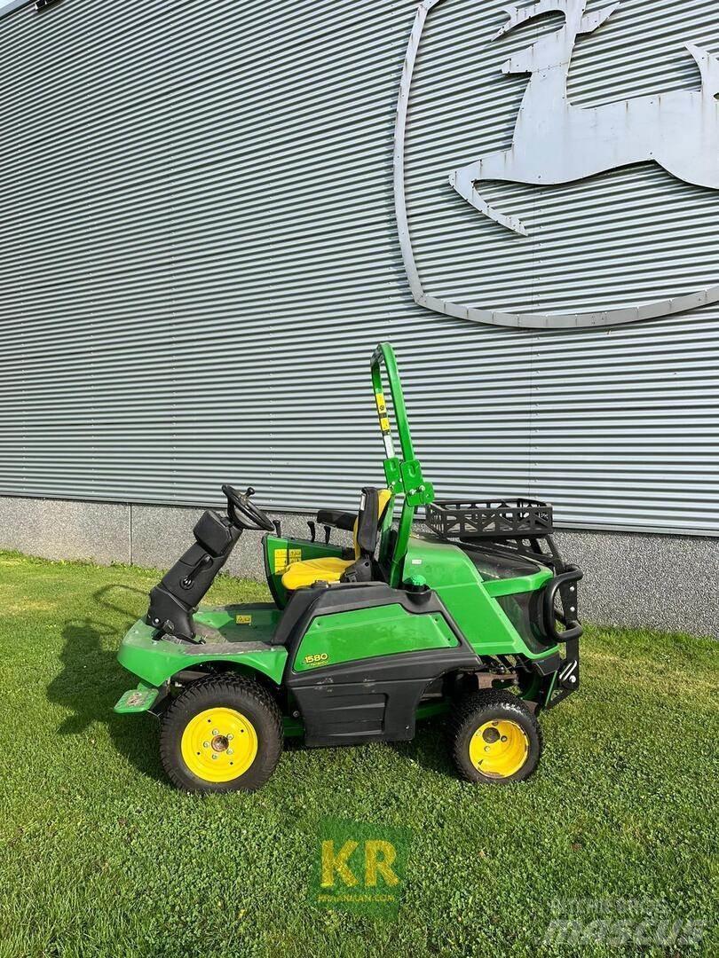 John Deere 1580 Rough, trim and surrounds mowers