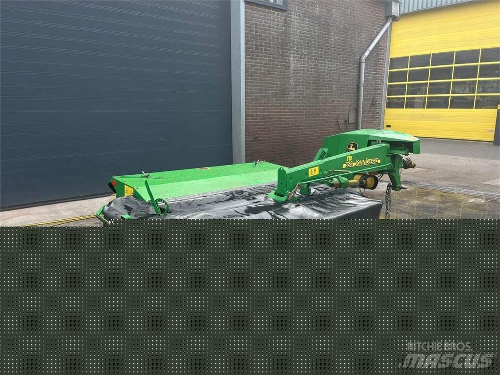 John Deere 328 Farm machinery
