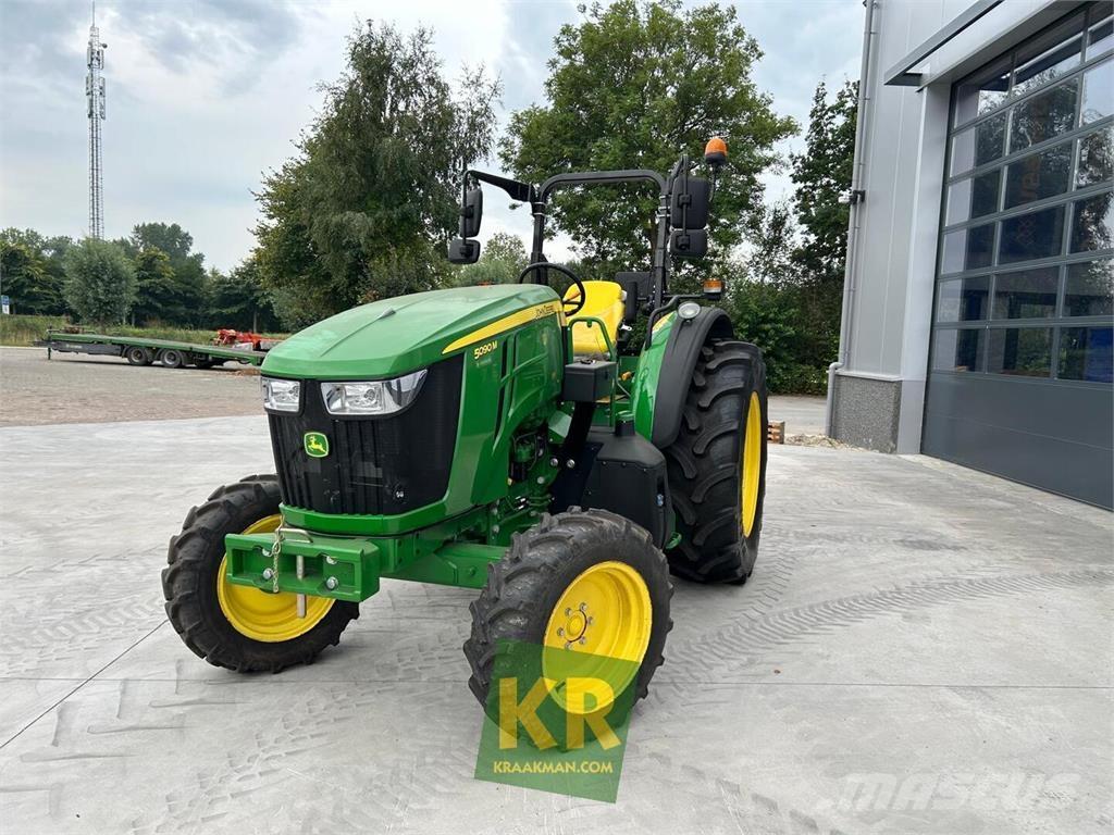 John Deere 5090M Tractors