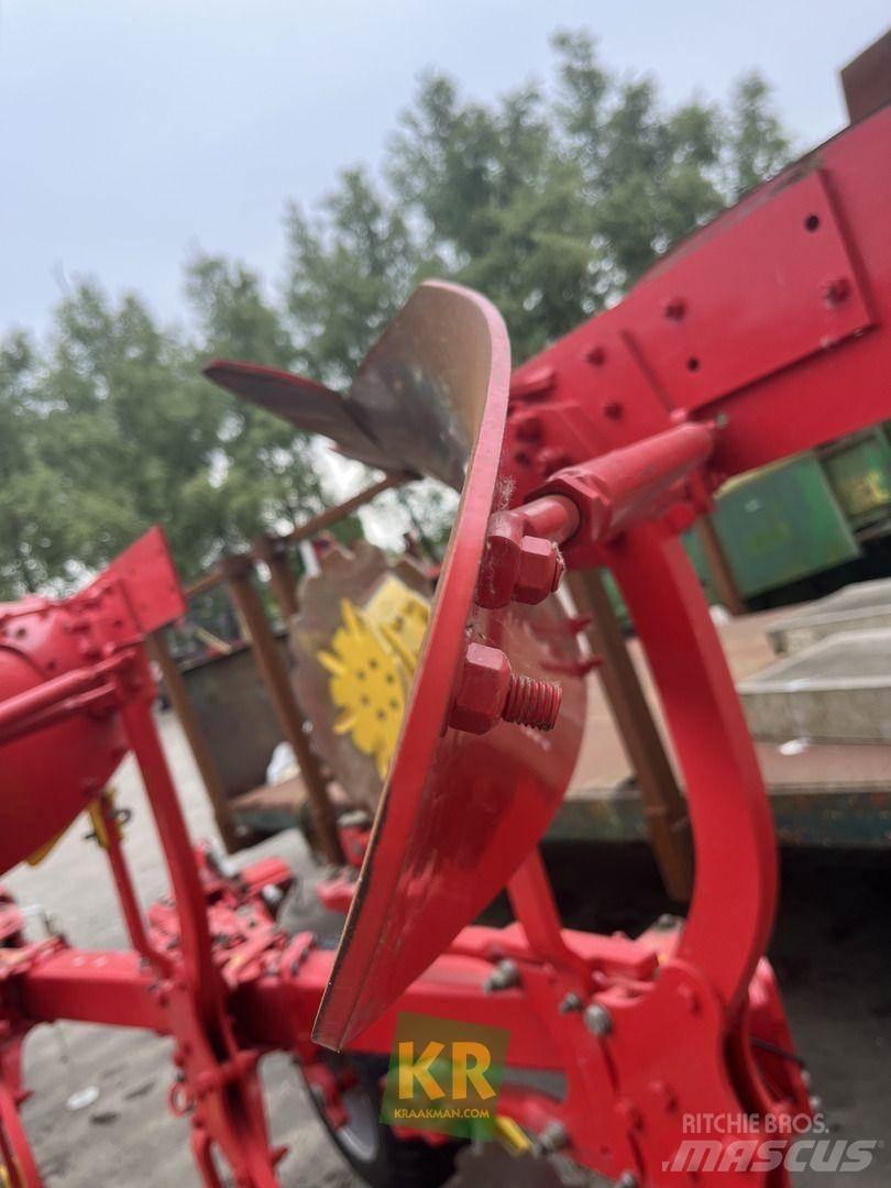 Pöttinger Servo Ploughs