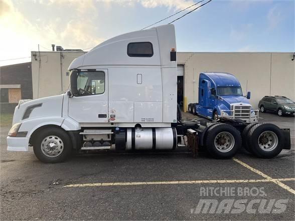 Volvo VNL64T670 Prime Movers