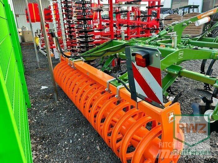 Amazone Cenius 3003 Cultivators