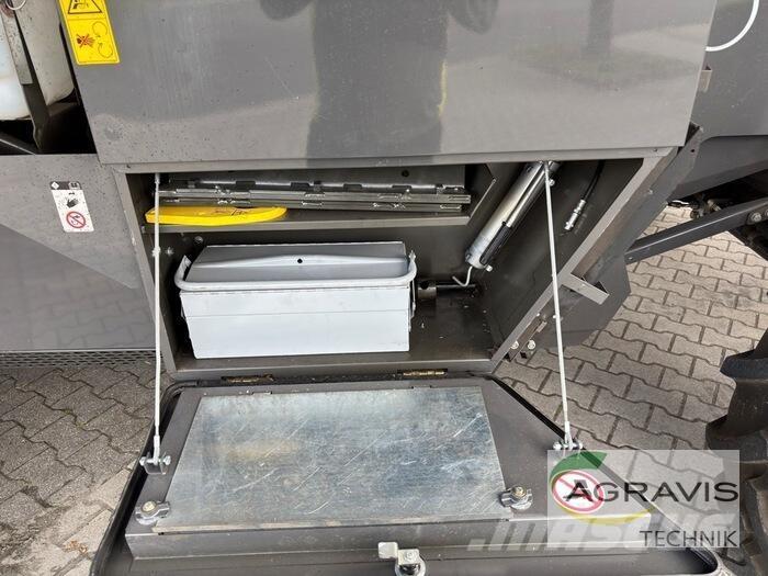 CLAAS TRION 660 Combine harvesters