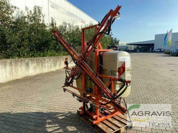 Douven 600 L Trailed sprayers