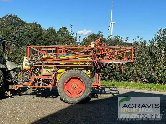 Douven GP4 Trailed sprayers