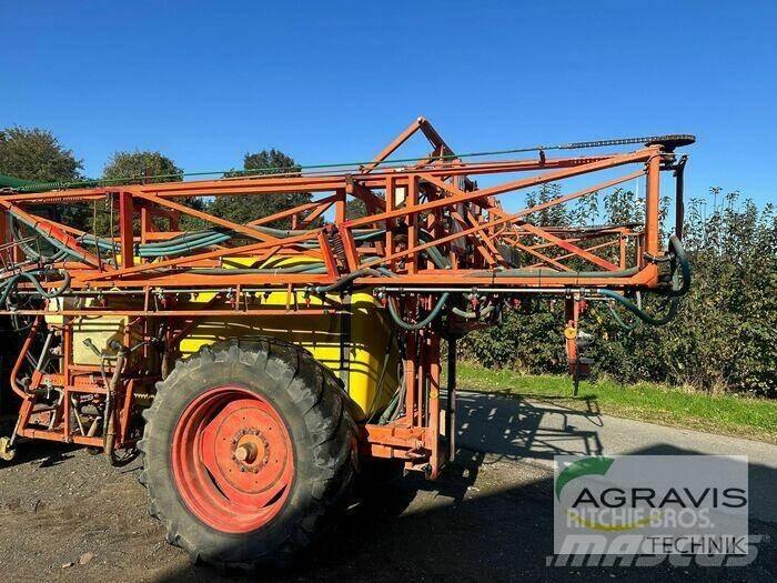 Douven GP4 Trailed sprayers