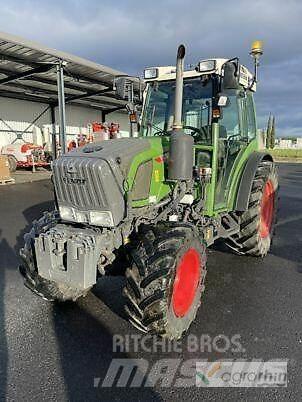 Fendt 211F Tractors