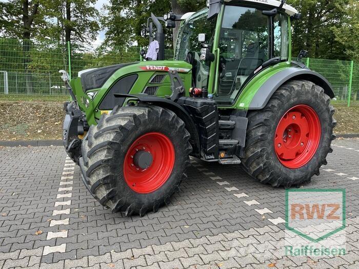 Fendt 516 Vario Tractors