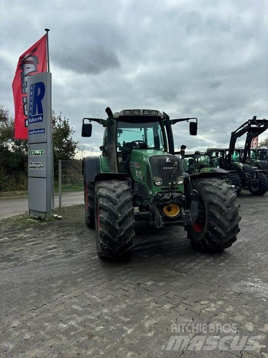 Fendt 820 VARIO Tractors