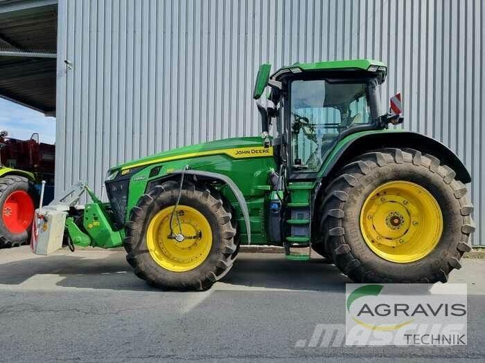 John Deere 8310 R Tractors