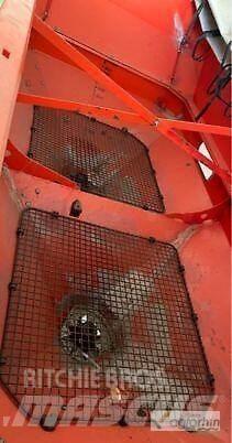 Kuhn Axis 40.1W Mineral spreaders