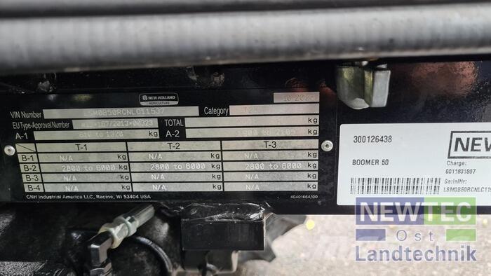 New Holland BOOMER 50 Tractors