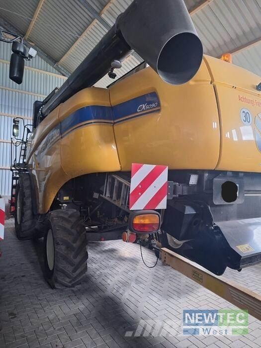 New Holland CX 5090 Combine harvesters