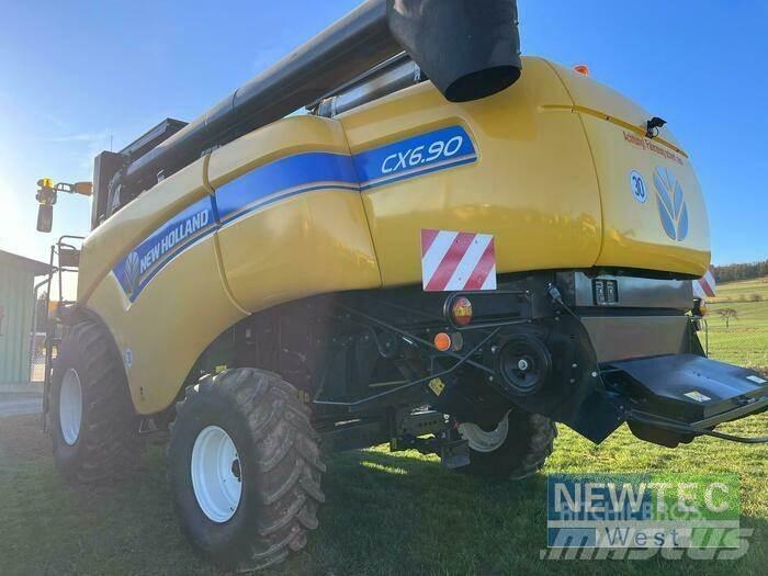 New Holland CX 6.90 Combine harvesters